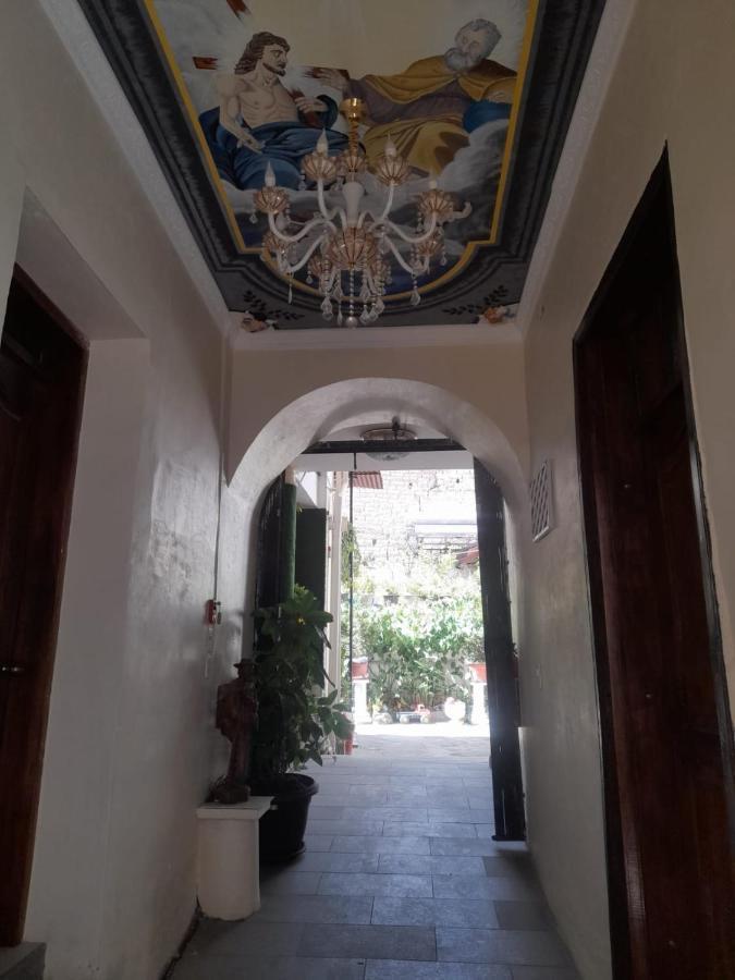 Hostal Atlantis Quito Exterior foto