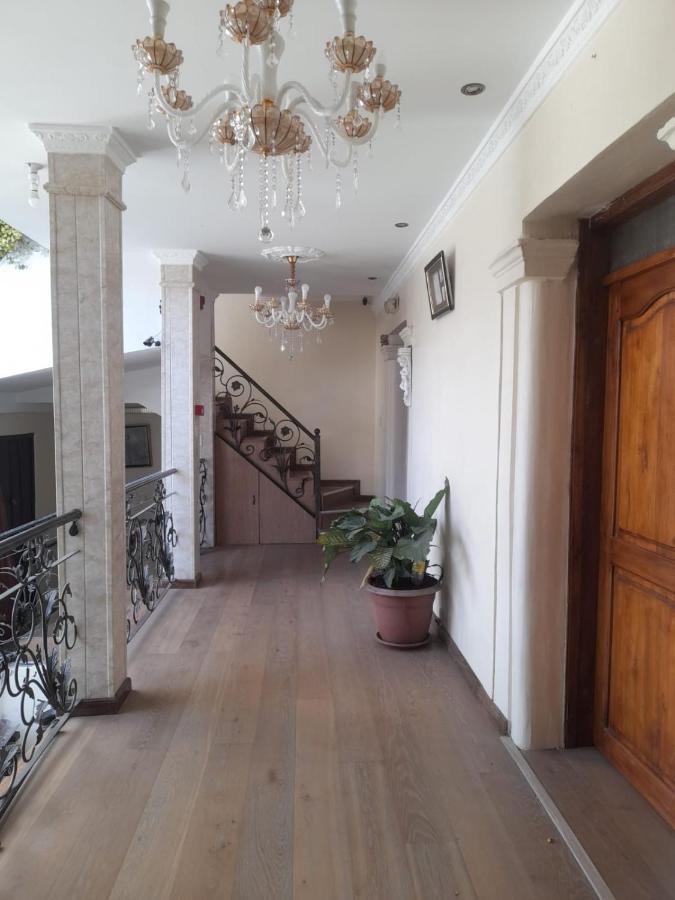 Hostal Atlantis Quito Exterior foto