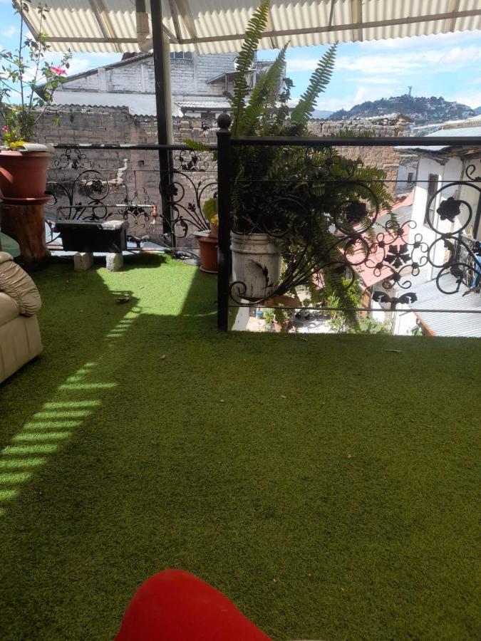 Hostal Atlantis Quito Exterior foto