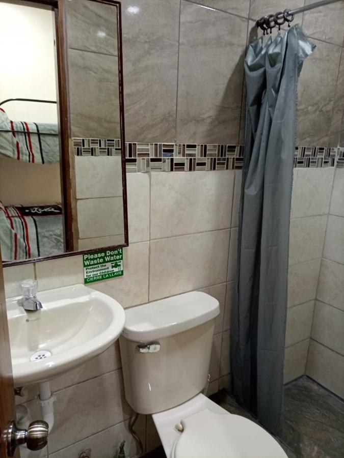 Hostal Atlantis Quito Exterior foto